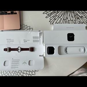 Apple Watch Series 6 40mm Space Black Titanium Cellular